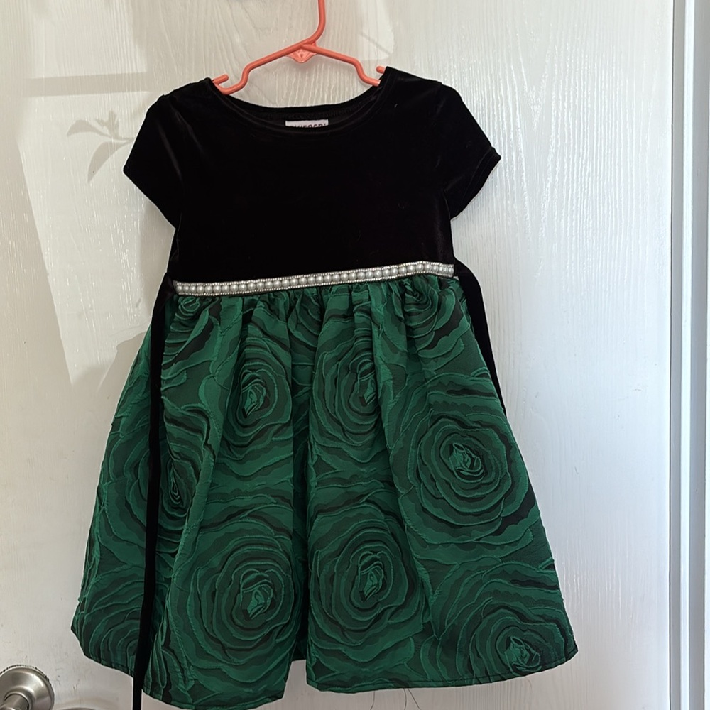 Toddler Girl Blueberi Boulevard Sleeveless Dress. The top black is Velvet